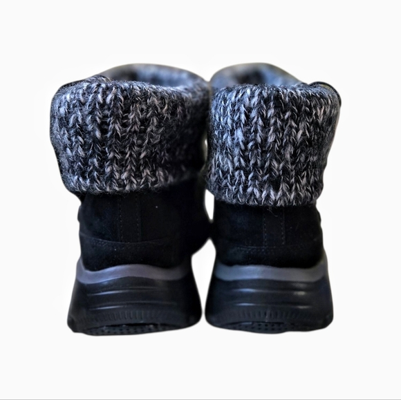 Skechers Women's Black Suede  Ankle Boots with Knit Cuff. Size 9 US. - Picture 4 of 9